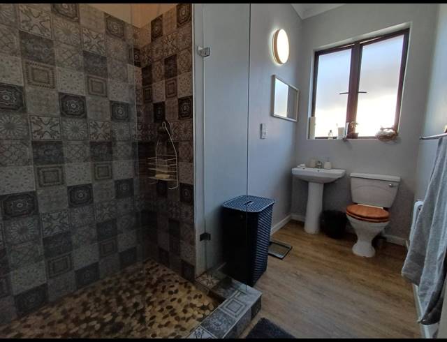 3 BEDROOM SIMPLEX TO LET IN HILTON CENTRAL